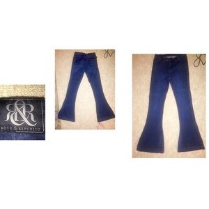 NWOT- Rock & Republic dark blue flare jeans!